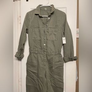 Brand new (never worn) denim old navy jumper (olive green)